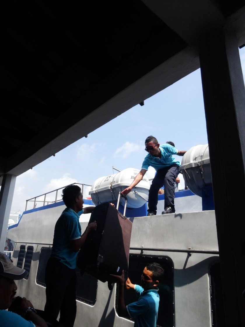 30.4.GepäckverladungFähre