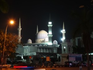 4.4.-Moschee-bei-Nacht