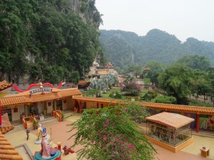 6.8-Ling-Sen-Tong-Tempel-Blick